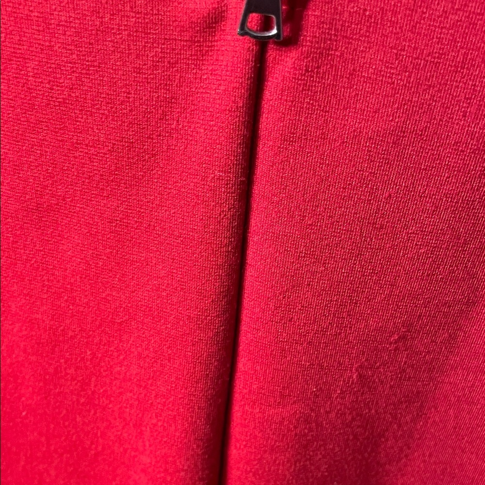GAP Vibrant Red Top - Picture 9 of 9